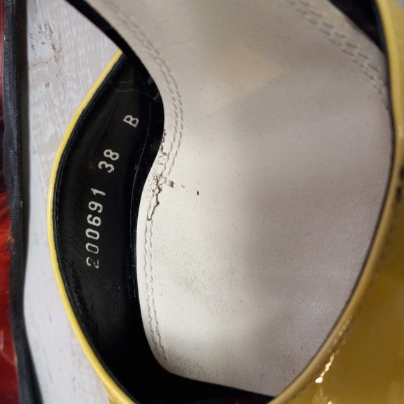 RALPH LAUREN COLLECTION Purple Label Black and Yellow Heels - Picture 6 of 12